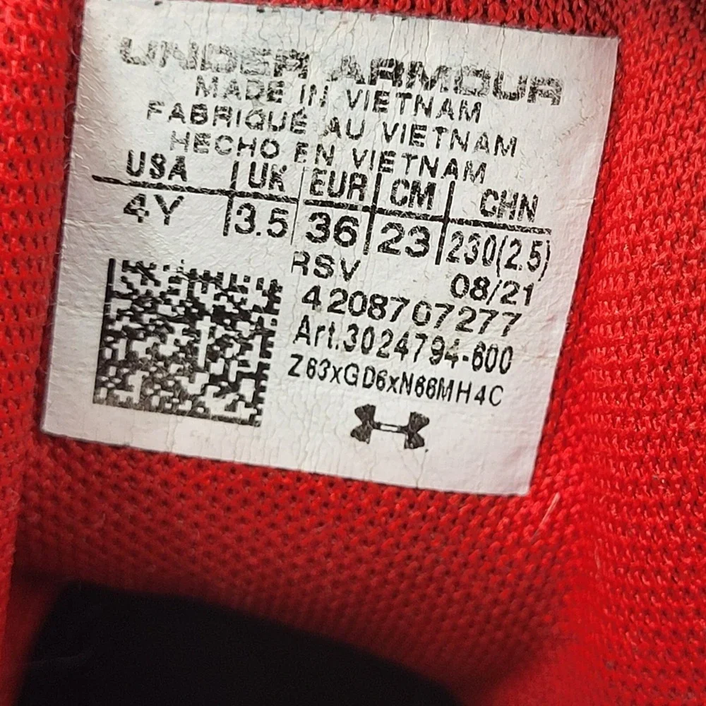 Under Armour Basketball‎ Shoes Boys 4Y Red Perforated Sneakers 3024794-600